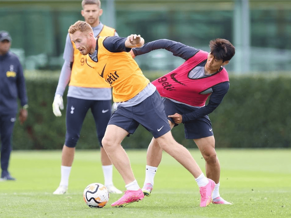 埃贝尔：我们认为穆西亚拉在明年1月份能百分之百投入比赛（埃贝尔：预计穆西亚拉明年一月将完全投入比赛）