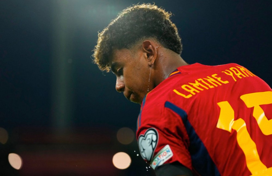 德容：要以世界杯能夺冠心态参加这项赛事，我们也相信这一点（德容：以世界杯夺冠的信念参加这项赛事，我们坚信能做到）