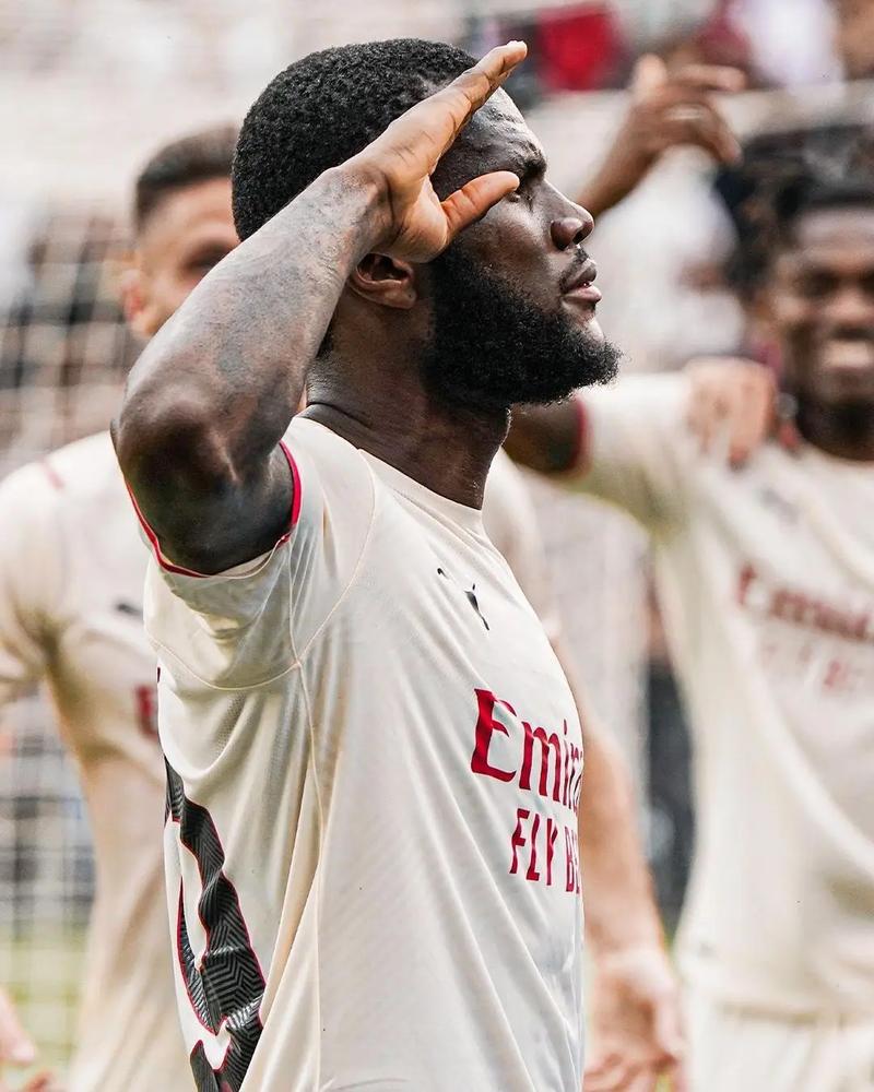 雷诺15中10轰生涯新高25分，蒙克也有25分