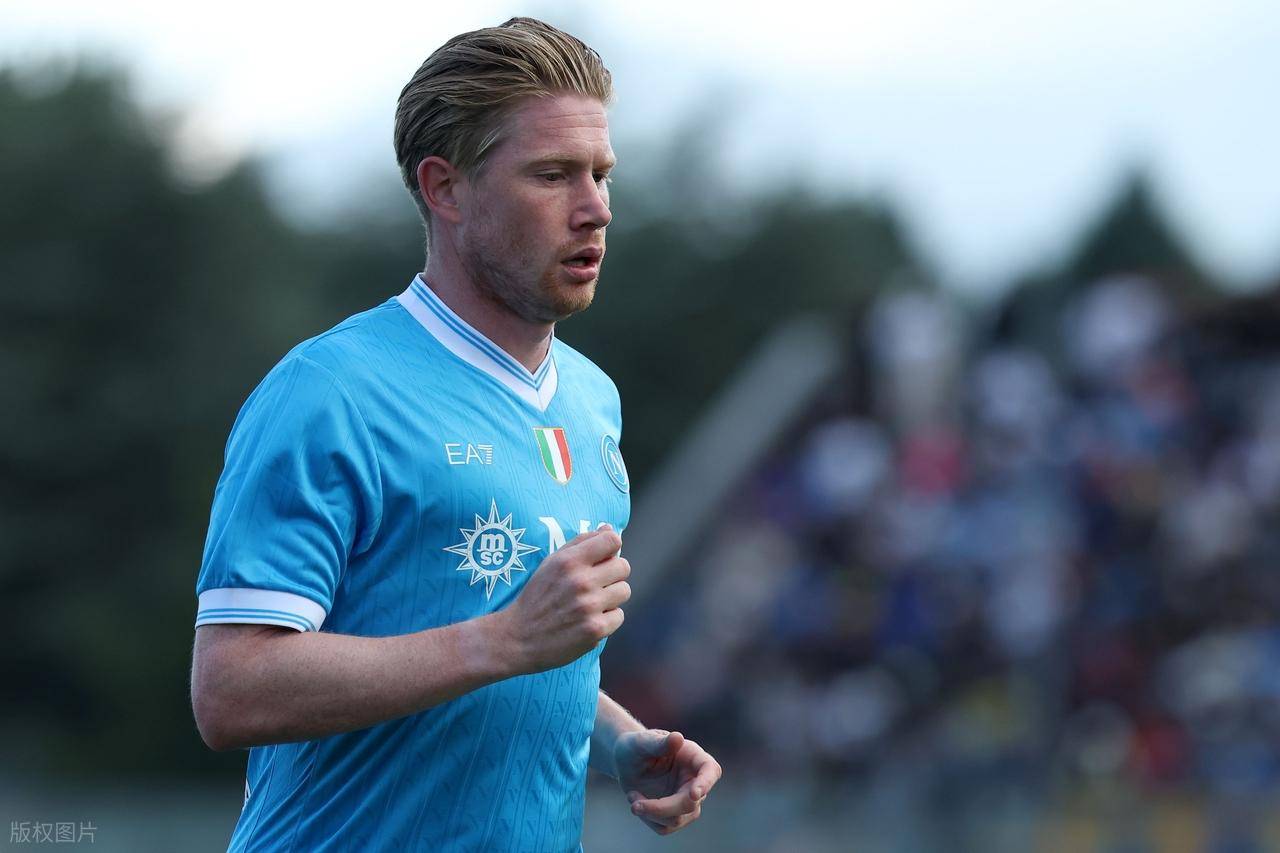 卢克·肖迎曼联生涯300场里程碑！前299场4球30助攻（卢克·肖达成曼联300场里程碑：前299战贡献4球30助攻）