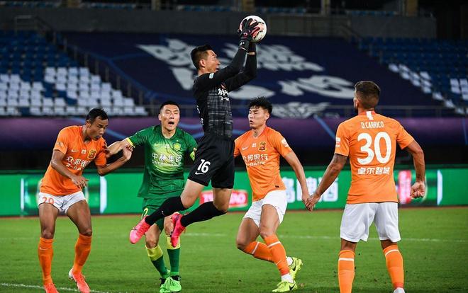 曼斯菲尔德主帅：主裁提前一分钟吹响半场哨，我们要申请重赛（曼斯菲尔德主帅称主裁提前1分钟结束半场，将申请重赛）