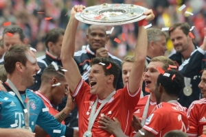 湖人詹姆斯关键封盖锁定胜局（詹姆斯关键大帽助湖人锁定胜利）