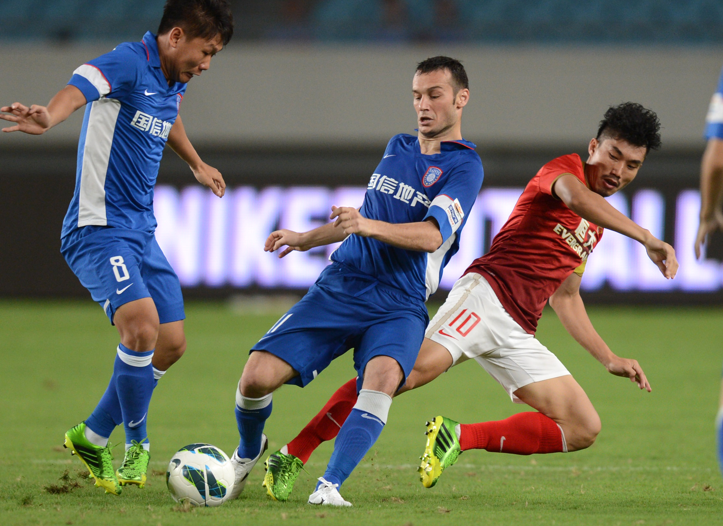 贝尔萨：我是个毒瘤，是那种会让环境变得紧张的人（贝尔萨：我是个麻烦人物，总会让团队气氛紧张）