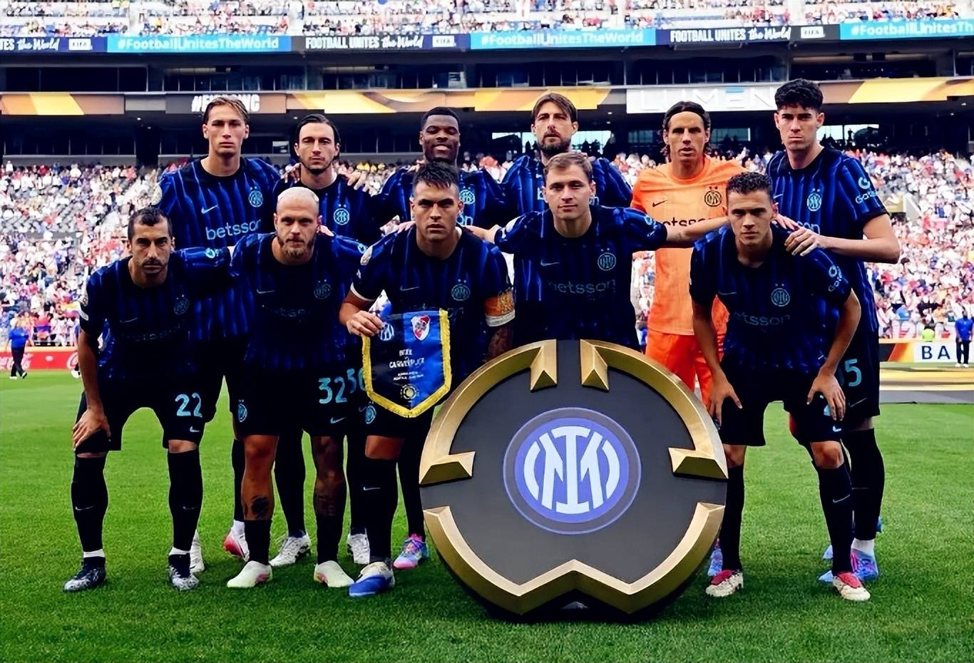 场均1.15球！两大前锋13轮只进3球！罗马有意引进英超两大射手（火力告急：场均仅1.15球、两前锋13轮合进3球，罗马锁定英超双枪补强）