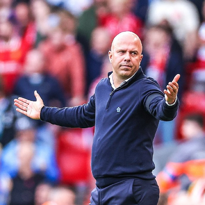 萨拉赫与利物浦关系紧张，欧冠之旅成疑（萨拉赫与利物浦矛盾加剧，欧冠出战成疑）