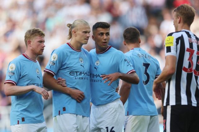 罗伯逊：萨拉赫是队史最佳之一，希望能继续与他并肩作战（罗伯逊：萨拉赫跻身队史顶尖，期待继续与他并肩作战）