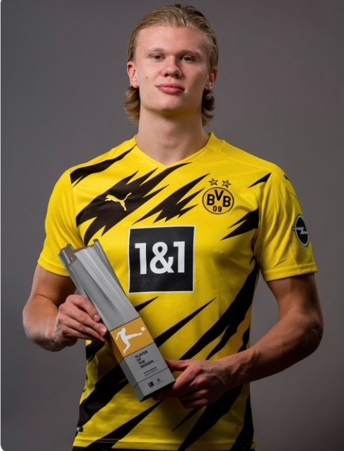 莱万+拉菲尼亚=欧洲最强双人组！合计狂轰46球（莱万携手拉菲尼亚，欧洲最强双星合计攻入46球）