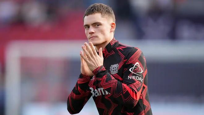 安永佳港队回来状态爆棚，一分钟进球？！新鹏城什么...（安永佳港队强势回归，开场一分钟闪击！新鹏城怎么了？）