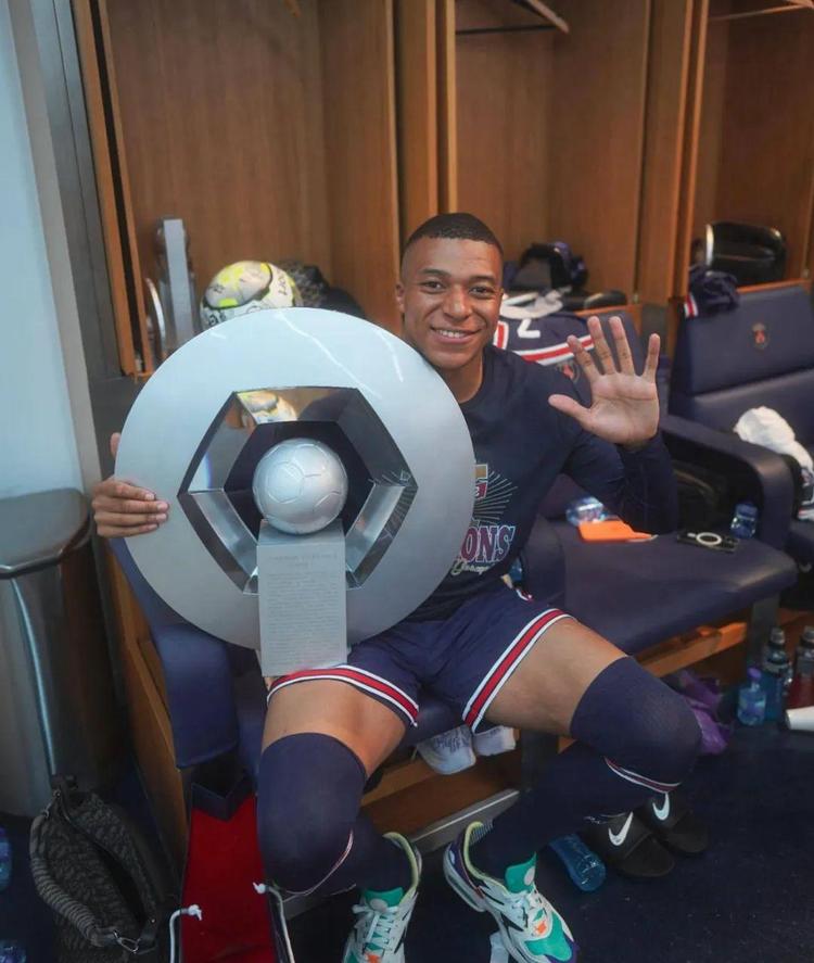 若单一转会窗签下两位转会费上亿欧的球员，利物浦将创历史