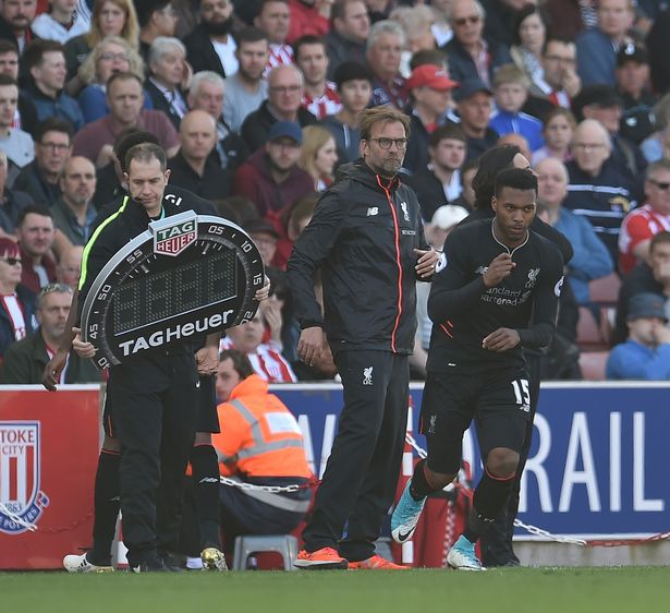 托尼：前锋不应在无意义的跑动上浪费精力，而是更专注于进球（托尼：前锋要减少无效跑动，把精力用在破门得分上）