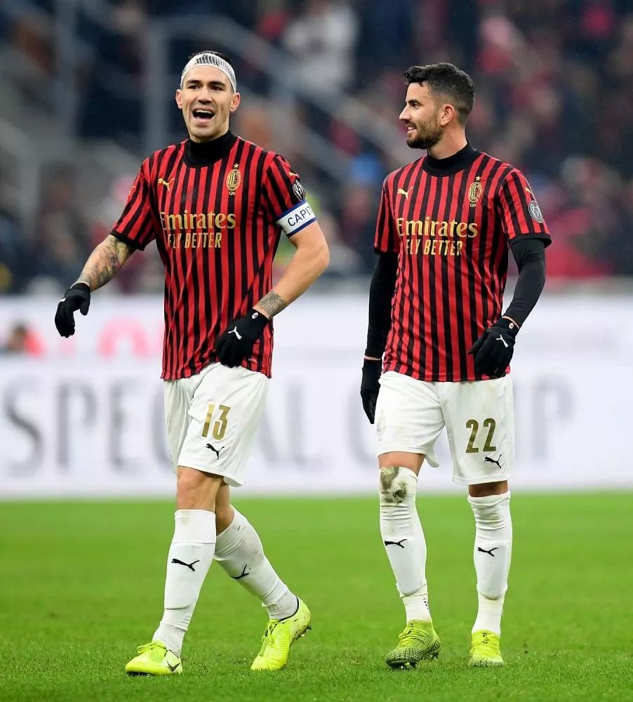 记者：申花今天下午飞赴天津，于汉超、戴伟浚等人随队出征（申花今日下午启程赴津，于汉超、戴伟浚等随队出征）