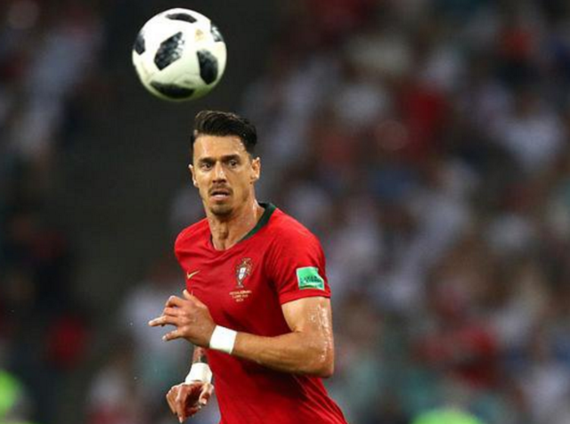 东体：李帅踢浙江赛前发烧赛后去挂水，加布里埃尔是疲劳积累