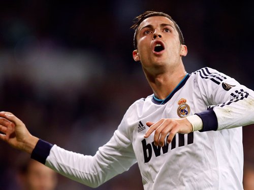 才华横溢，法国国脚谢尔基vs多特蒙德个人集锦（谢尔基闪耀多特之战：法国国脚个人高光集锦）